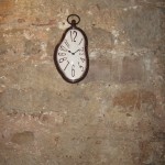 l'orologio di cacao...liquefatto, appeso alle pareti della Rocca Paolina